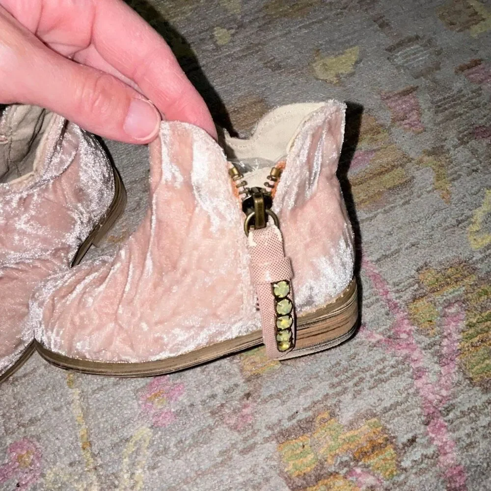 Joyfolie pink velvet booties sz 6